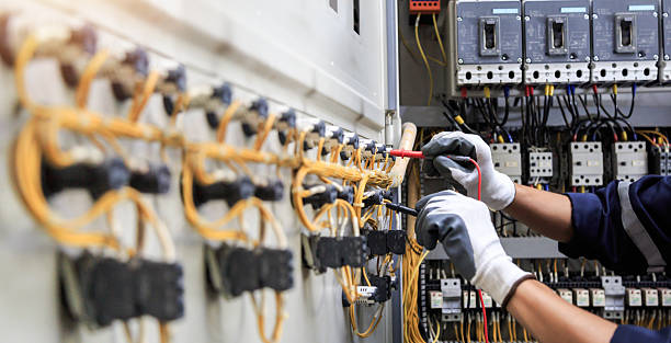 Professional Electrician technician working in Picnic Point, WA